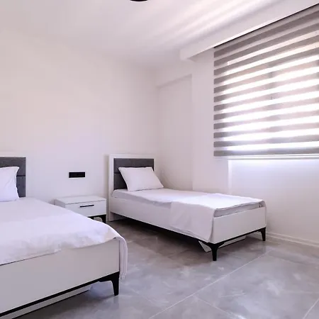 Oksa Aparthotel 3*